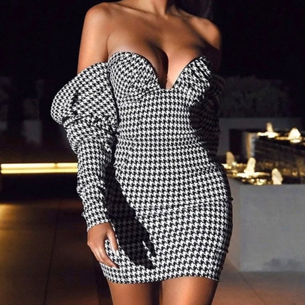 Miss circle Black and White Houndstooth Off-Shoulder Dress